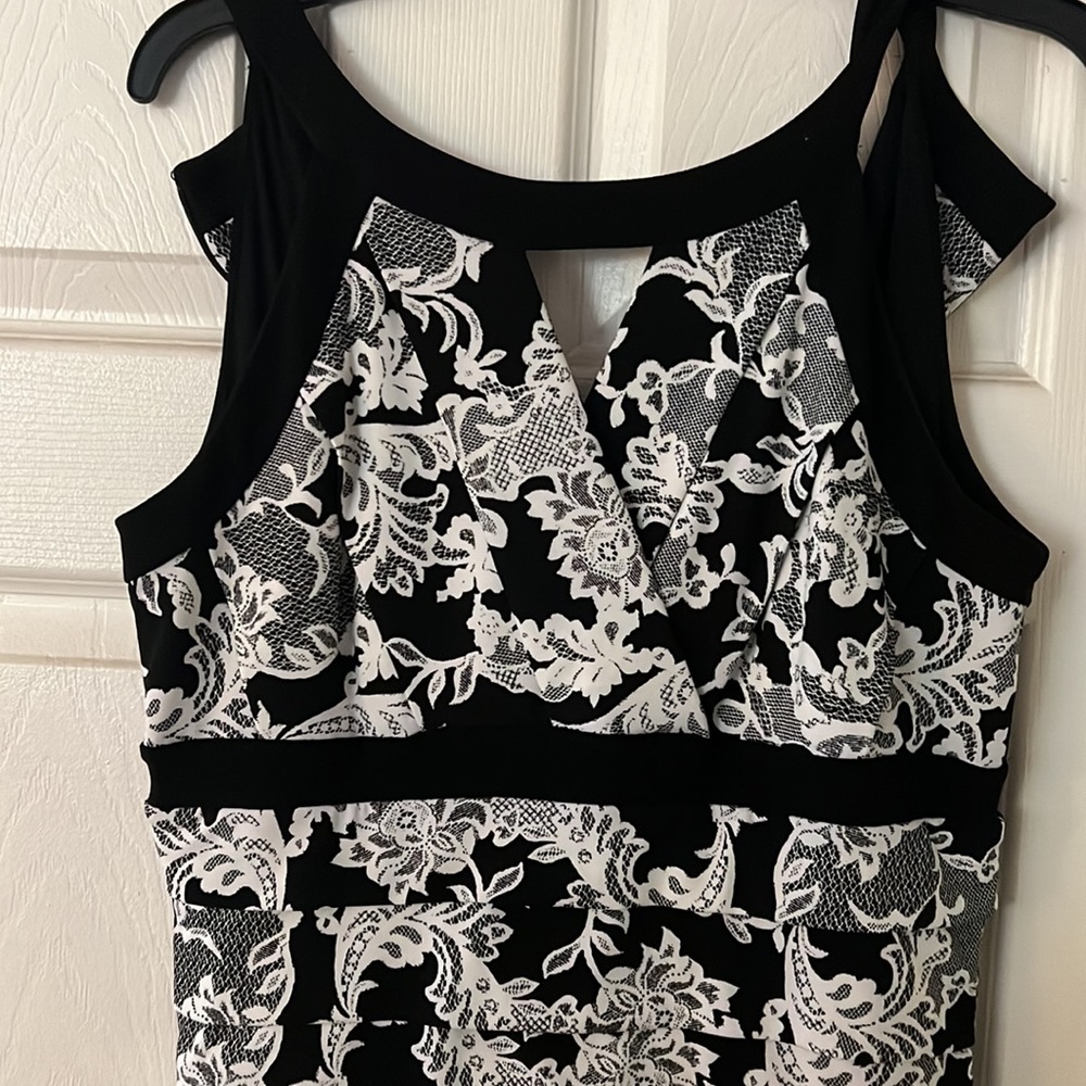 Dress - Picture 2 of 4